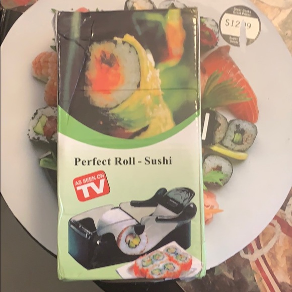 Sushi roller and Sushi recipe book - Picture 3 of 4